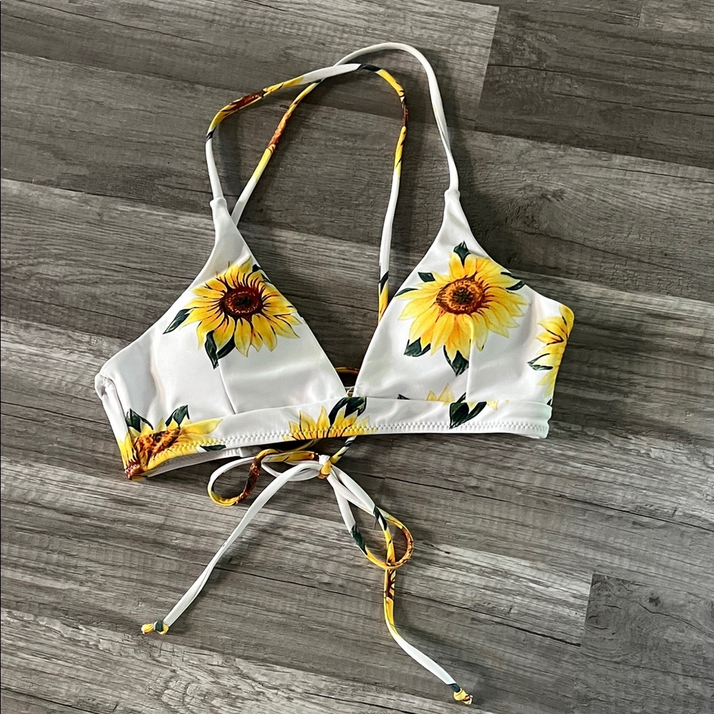 Cupshe Sunflower Print Bikini Top - White and Yellow size small